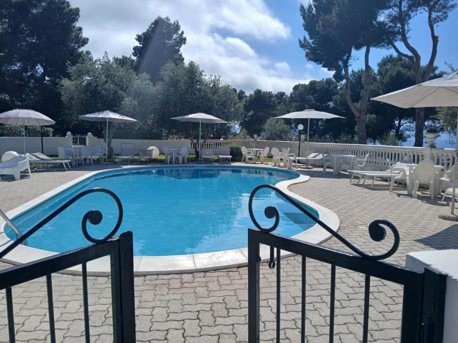 Villa Nunziatella Badia Трапето Екстериор снимка